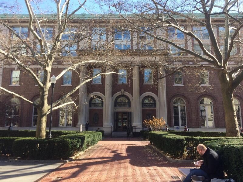 La bibliothèque Avery de l’école d’architecture, sur le campus de Columbia. PIERRE-YVES ANGLÈS VIA CAMPUS