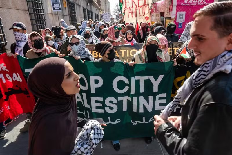 Demonstration in support of Palestine and Mahmoud Khalil, a student arrested on March 8, outside Columbia University, New York, March 14, 2025. SPENCER PLATT/AFP